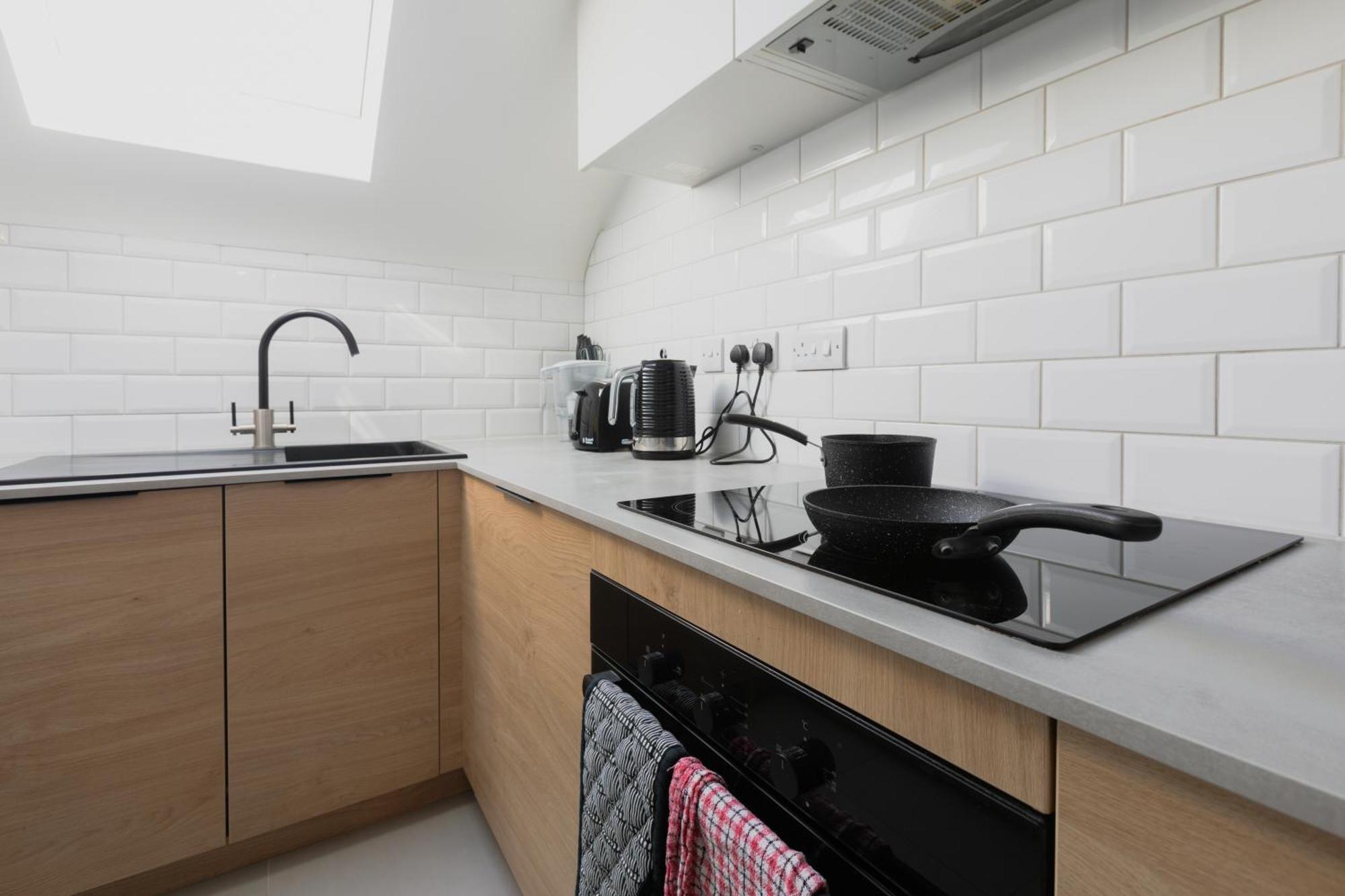 Newly Refurbished Flat By Euston * Londra