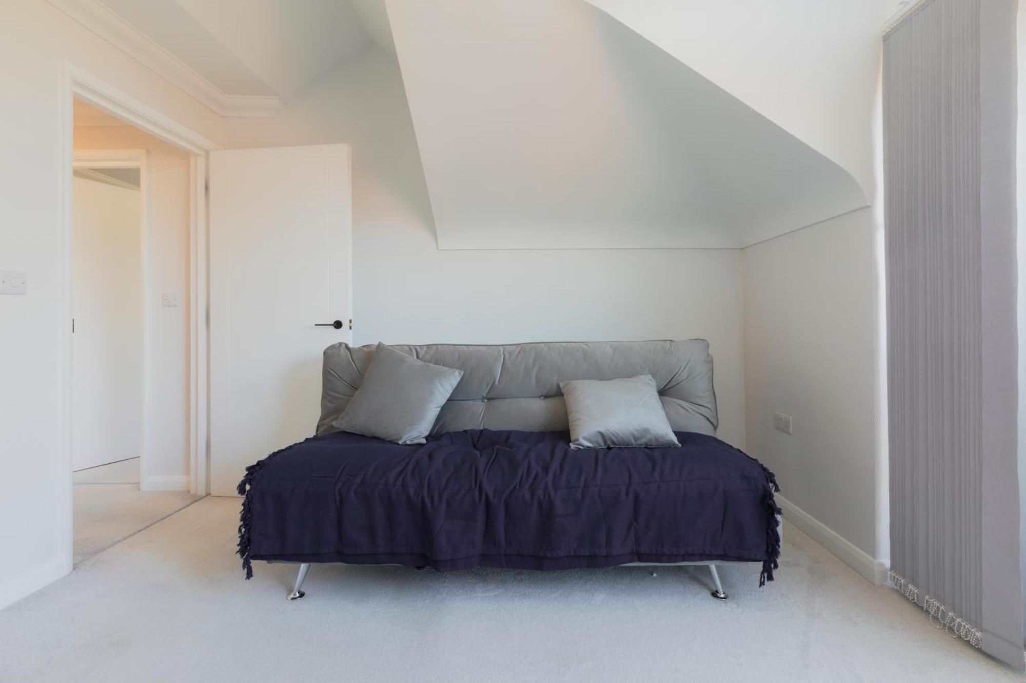 Newly Refurbished Flat By Euston Londra