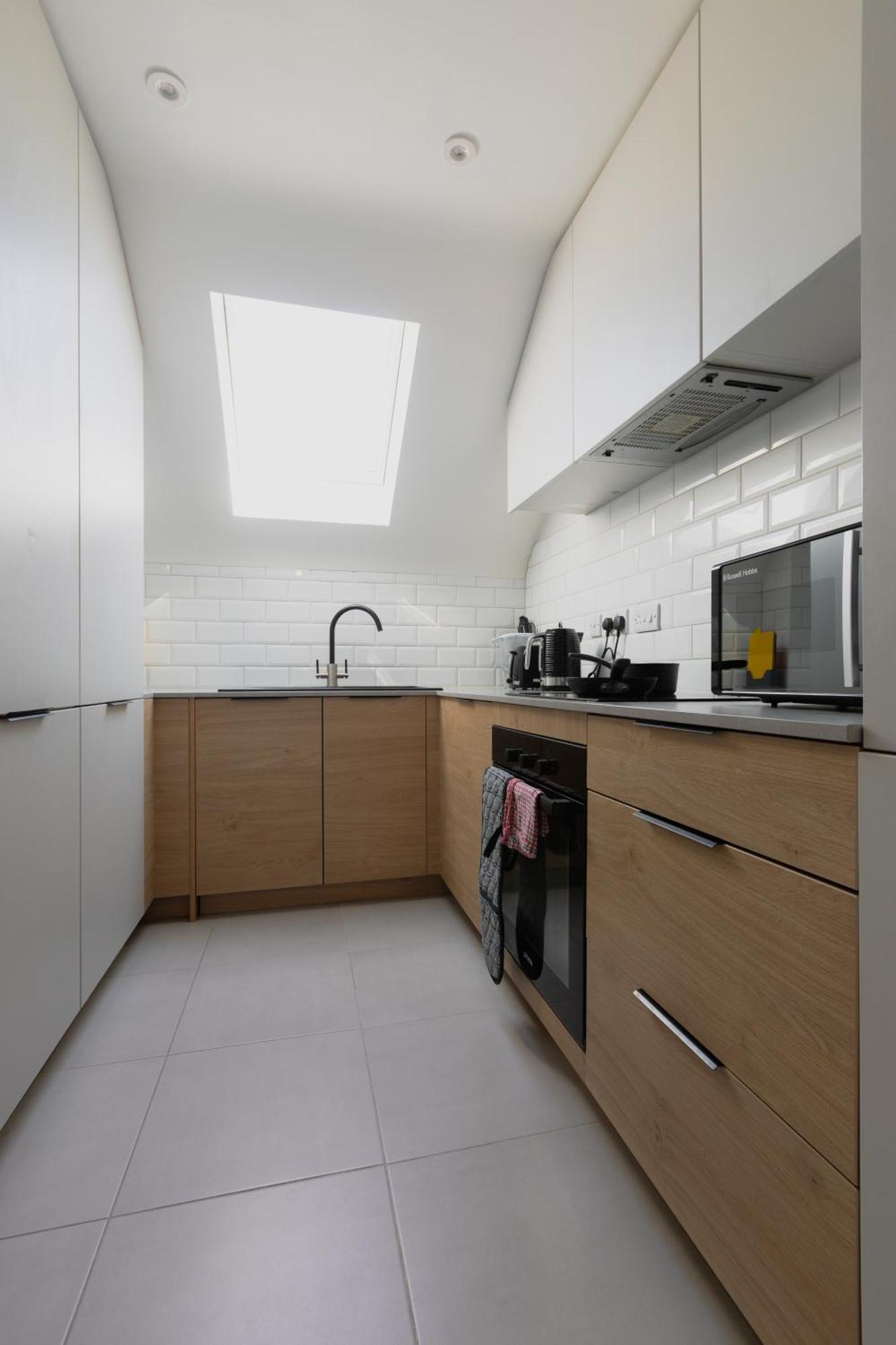 Newly Refurbished Flat By Euston * Londra